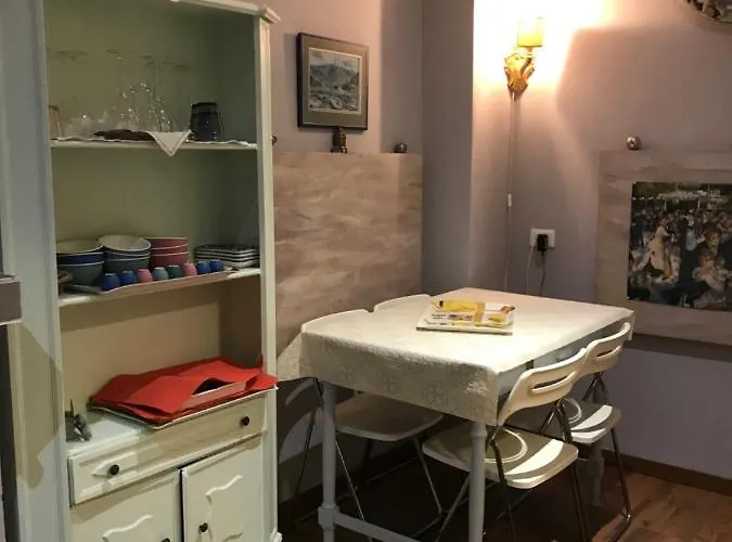 Couette-café Borghi 3*